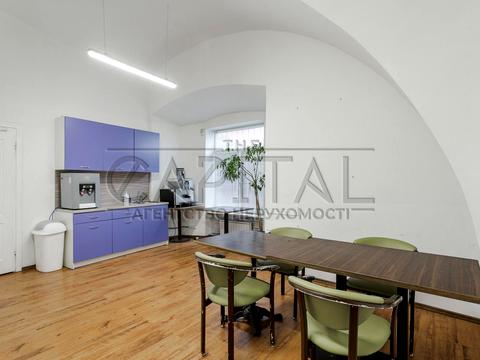 коммерческая по адресу Евгения Коновальца ул. (Щорса), 44