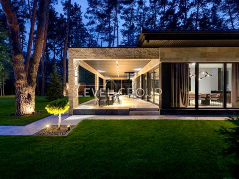 дом по адресу плютівська, 25