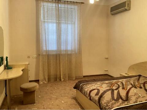 квартира за адресою Дмитра Яворницького просп. (Карла Маркса), 82