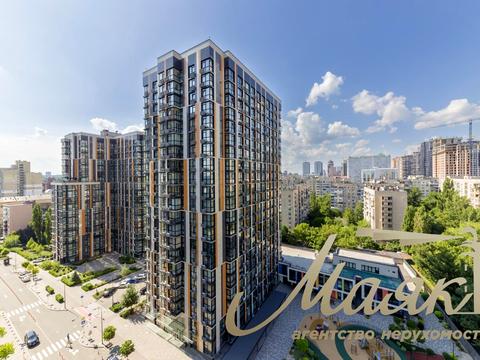 комерційна за адресою Джона Маккейна вул. (Івана Кудрі), 1