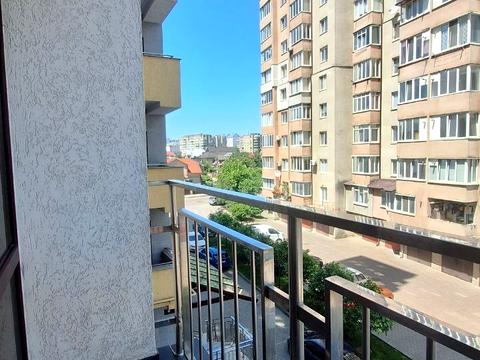 квартира за адресою Володимира Івасюка вул., 82