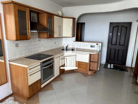 квартира за адресою Святошинська пл., 1