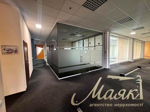 комерційна за адресою Фізкультури вул., 30в