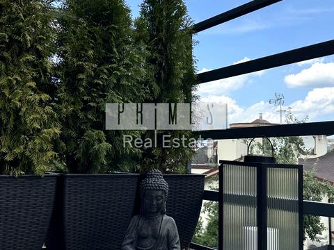 будинок за адресою Листопадна вул.