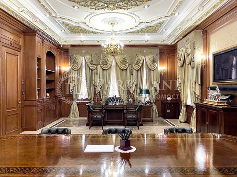 комерційна за адресою Володимирська вул., 49-Б