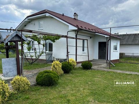 будинок за адресою Каштанів