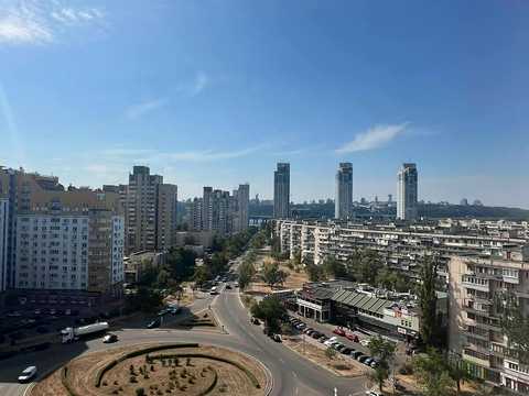 квартира по адресу Павла Тычины просп., 18-Б