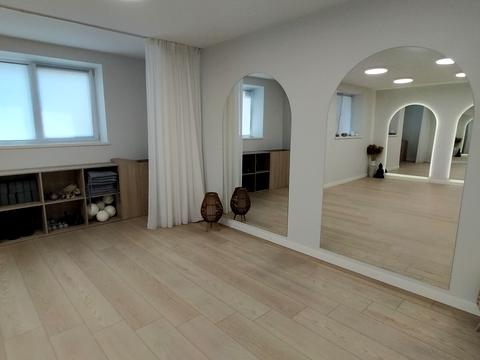 комерційна за адресою Миру вул., 7