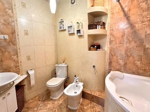 квартира за адресою Дніпровська набережна вул., 26