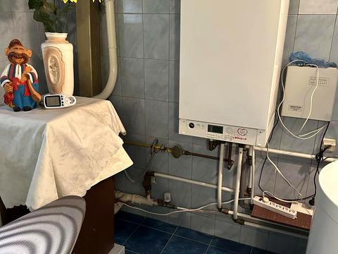 будинок за адресою с. Петропавлівська борщагівка, Польова вул., 61