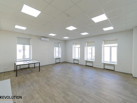 комерційна за адресою Петра Сагайдачного вул., 23/8