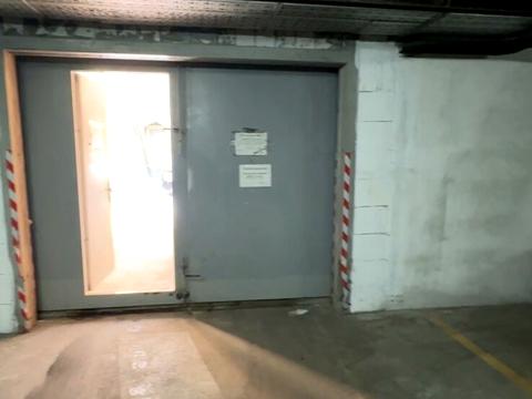 паркомісце за адресою Дарницький бульв., 8-А