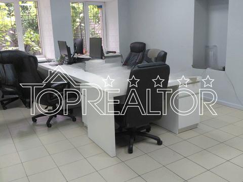 комерційна за адресою Потебні вул., 6