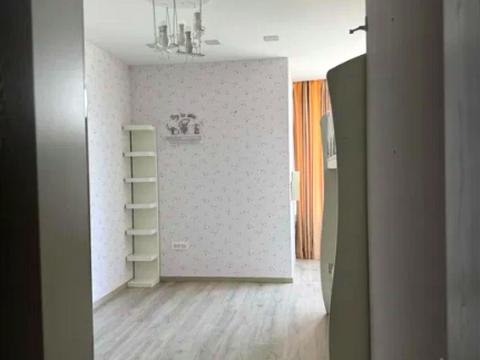 квартира за адресою Літературна вул., 8