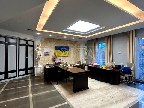 комерційна за адресою Олегівська вул., 43