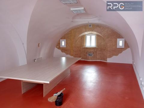 комерційна за адресою Рибальська вул., 22