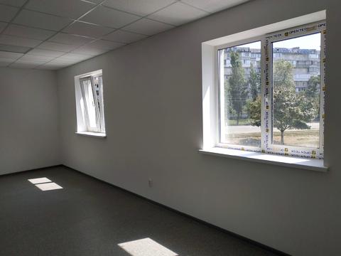 комерційна за адресою Левка Лук'яненка вул. (Маршала Тимошенка), 9