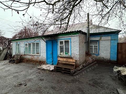 будинок за адресою Центральна, 1