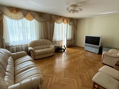 квартира по адресу Александра Борисенко ул. (Короленка), 4
