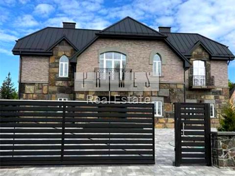 будинок за адресою Набережна вул.