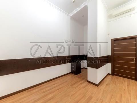 коммерческая по адресу вул. Старонаводницька, 6б