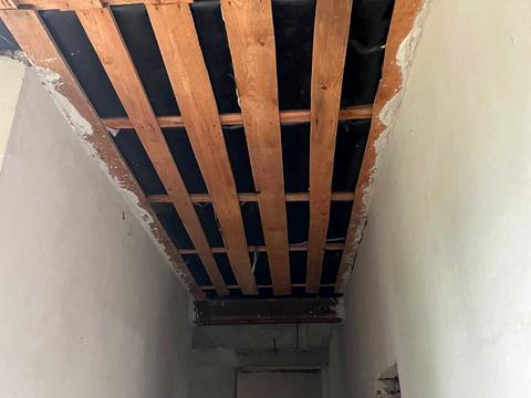 комерційна за адресою Ярослава Мудрого вул., 11А