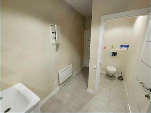 комерційна за адресою Київ, Ревуцького вул., 40-В