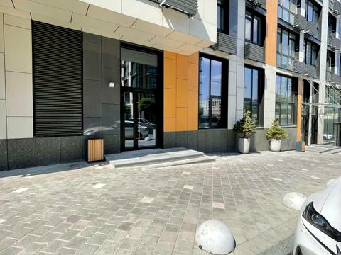 комерційна за адресою Предславинська вул., 57