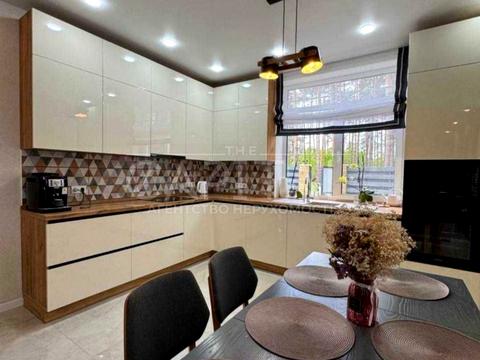 дом по адресу Левка Лукьяненко ул. (Октябрьская)