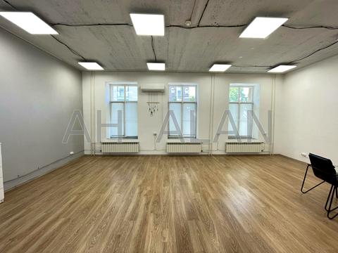 комерційна за адресою Кожум'яцька вул., 10