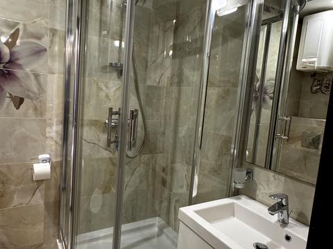 квартира за адресою Дніпровська набережна вул., 25