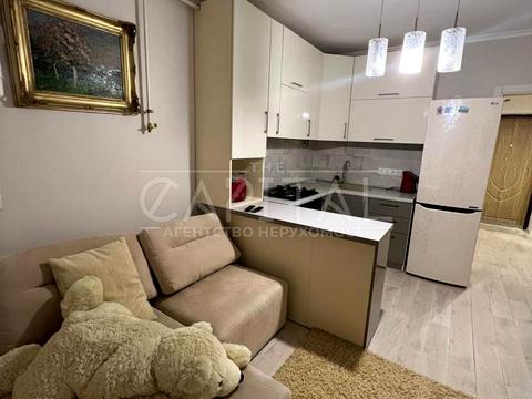 квартира за адресою Академіка Лебедєва вул., 1