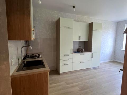 квартира за адресою Єфремова С., 32