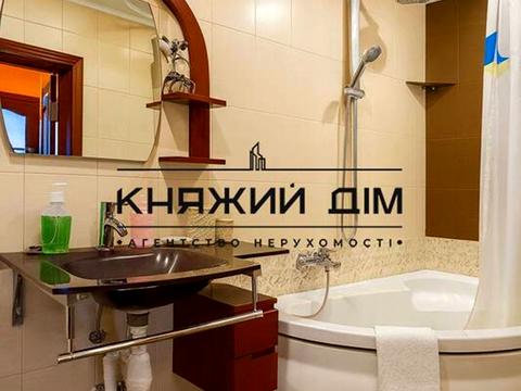квартира за адресою Київ, Лариси Руденко вул., 21