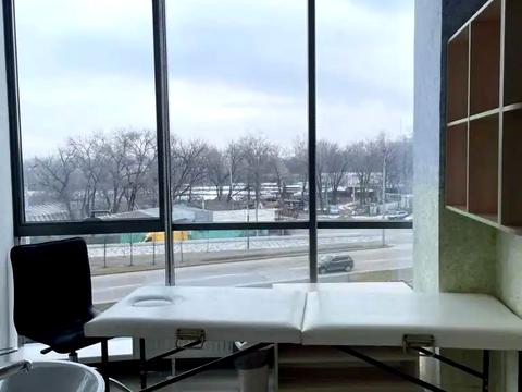 комерційна за адресою Набережна Перемоги вул., 10