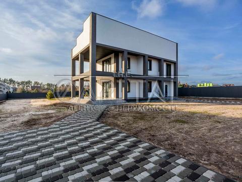 будинок за адресою Небесної Сотні вул. (Паризької Комуни)