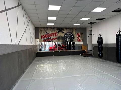 комерційна за адресою Вовчинецька вул., 34