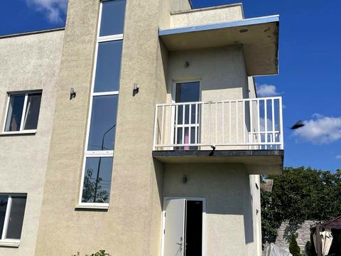 будинок за адресою Центральна вул., 72а