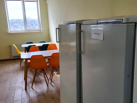 комерційна за адресою Гончарівський бульв. (Конєва), 4