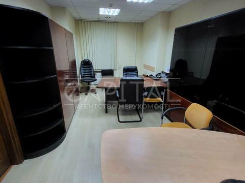 комерційна за адресою Микільсько-Слобідська вул., 2-Б