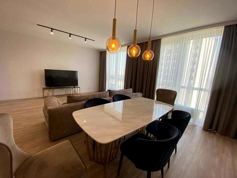 квартира за адресою Причальна вул., 14