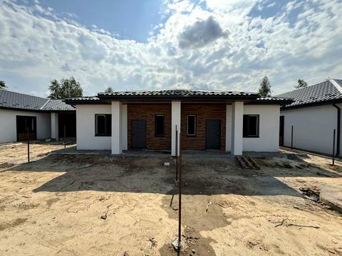 будинок за адресою успішна