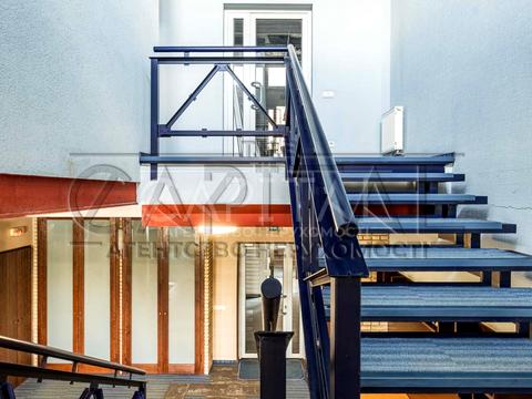 коммерческая по адресу Дегтяревская ул., 33б