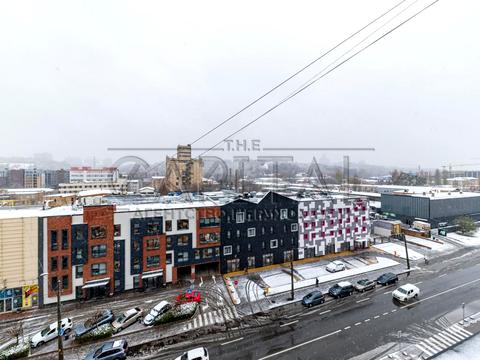 комерційна за адресою Костянтинівська вул., 66