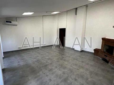 комерційна за адресою Межигірська вул., 87-А