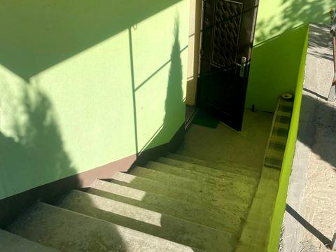 комерційна за адресою Лісогринівецька вул., 18