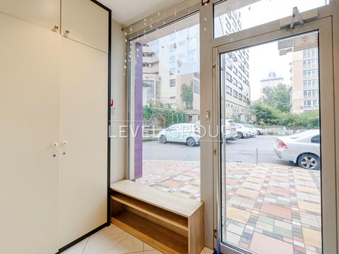 комерційна за адресою Дмитрівська вул., 82