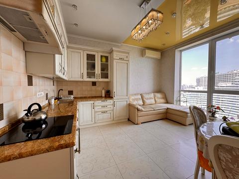 квартира за адресою Літературна вул., 12