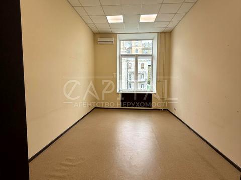 коммерческая по адресу Крещатик ул., 10