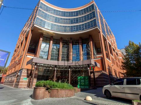 комерційна за адресою Дмитрівська вул., 92